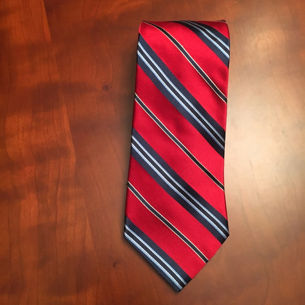 Tommy Hilfiger silk neck tie 59” long.